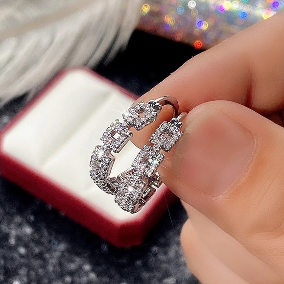 New 925 Silver Luxury Diamond Earrings - Picture 2 of 2